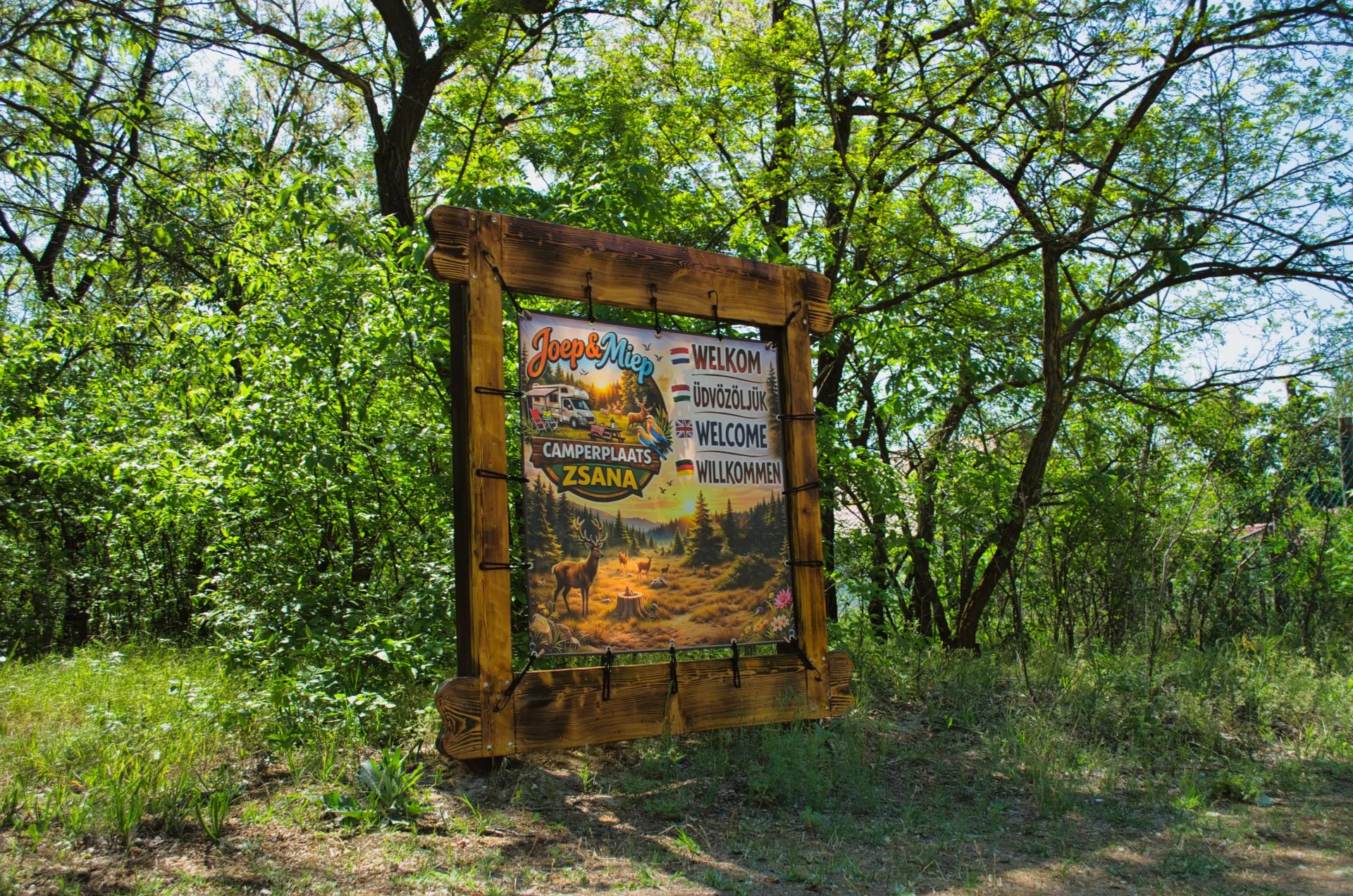 Camperplaats Zsana bord